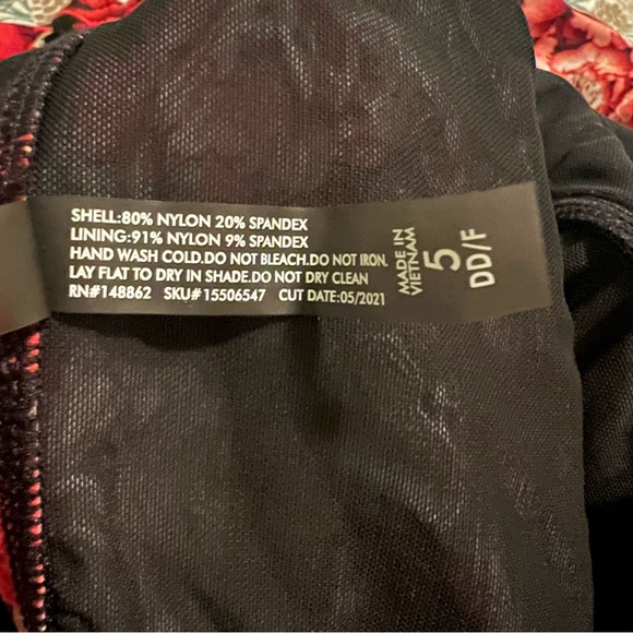 Torrid Plus Size Ruched Floral One Piece Swimsuit Swim - Picture 9 of 9